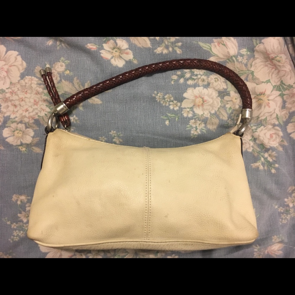 Clearance 🛍 Vintage fossil shoulder handbag.